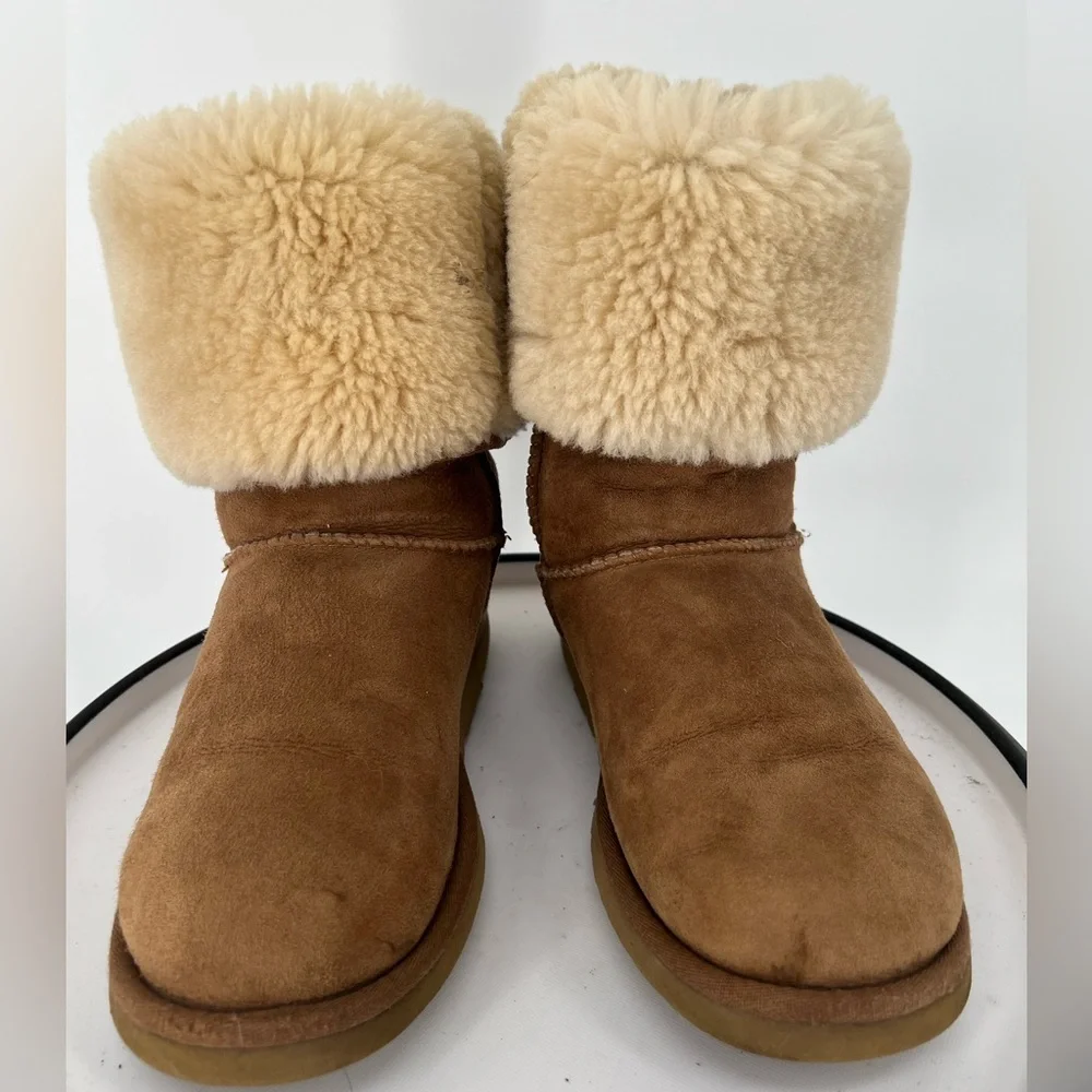 UGG Australian Chestnut Boots S/N 5815 Leather Genuine‎ Sheepskin Classic